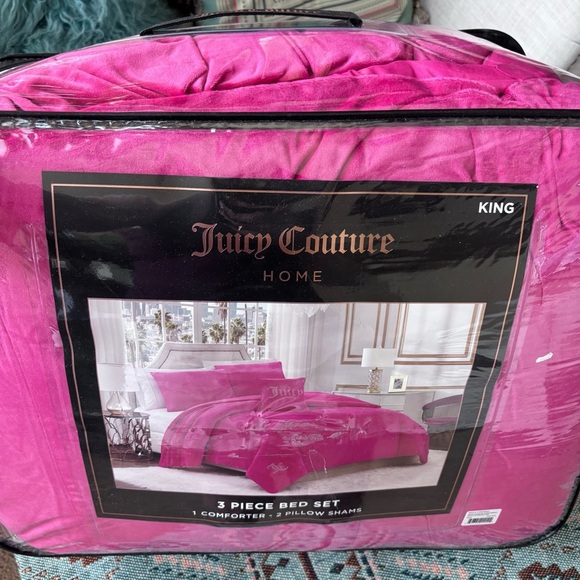 Juicy Couture Hot Pink Velour King Comforter Set 3 Piece Luxury Bedding Ensemble - Picture 5 of 8